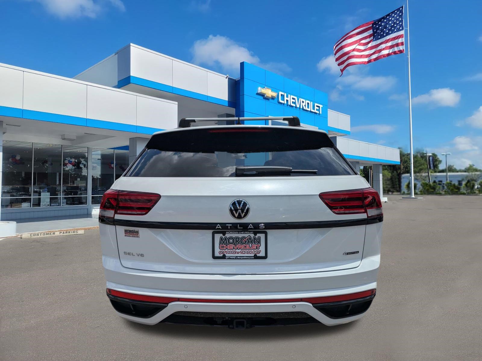 Used 2023 Volkswagen Atlas Cross Sport SEL R-Line AWD/4WD image 4