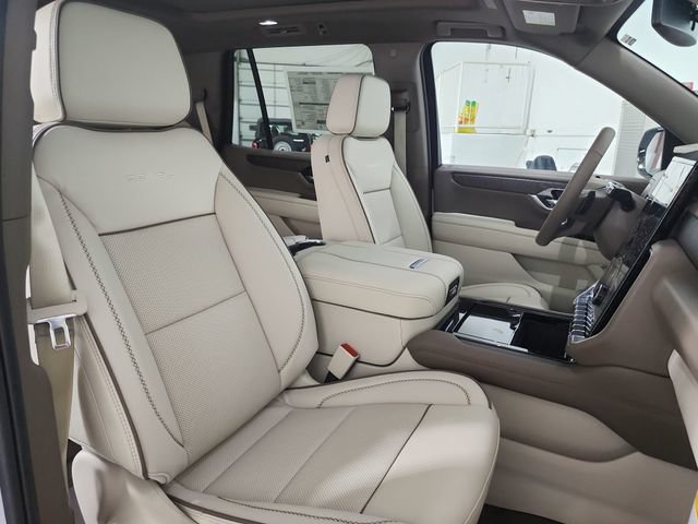 New 2026 GMC Yukon Denali w/ Sun & Power Step Package AWD/4WD image 40