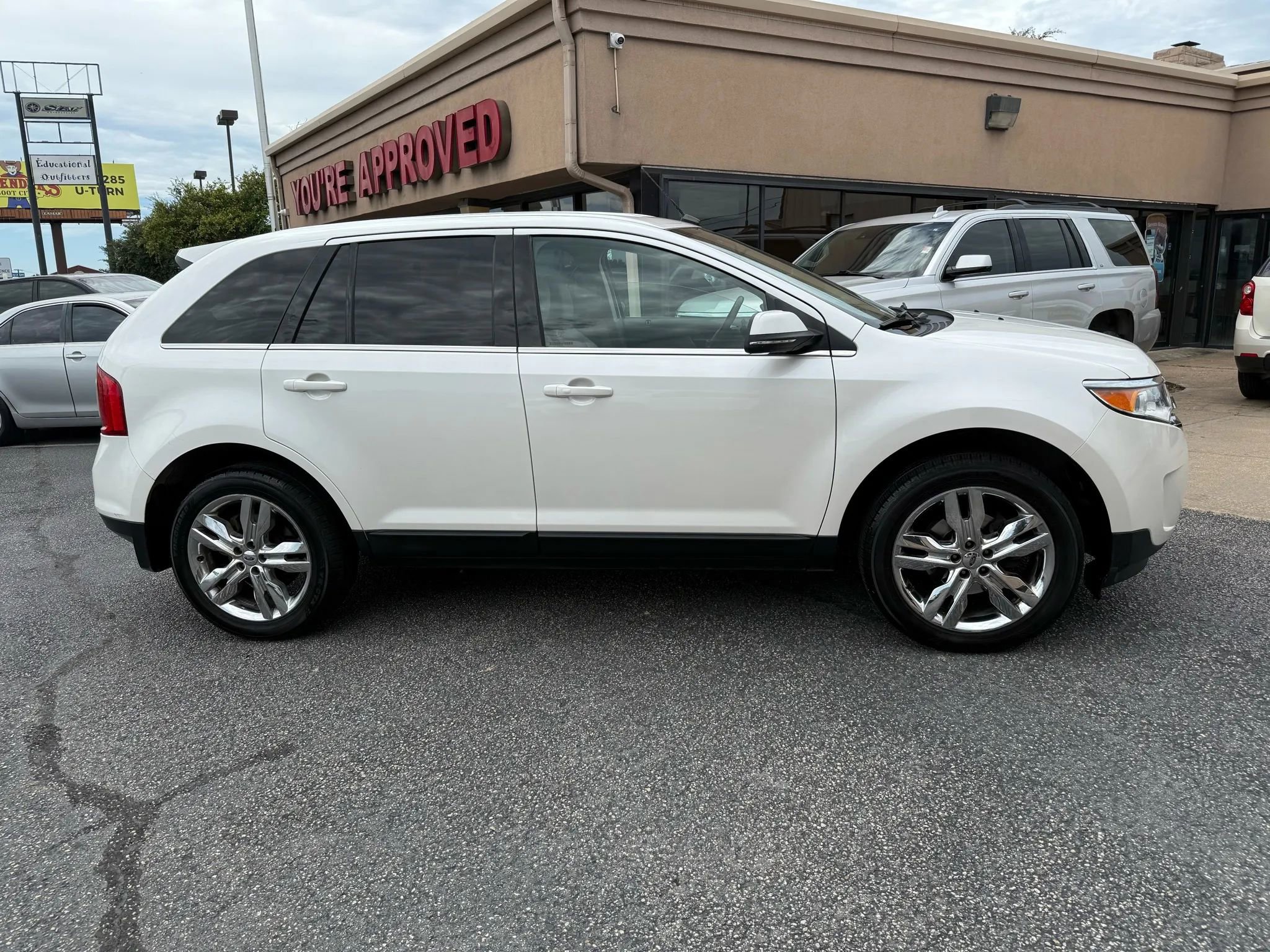 Used 2014 Ford Edge Limited w/ Driver Entry Package image 4