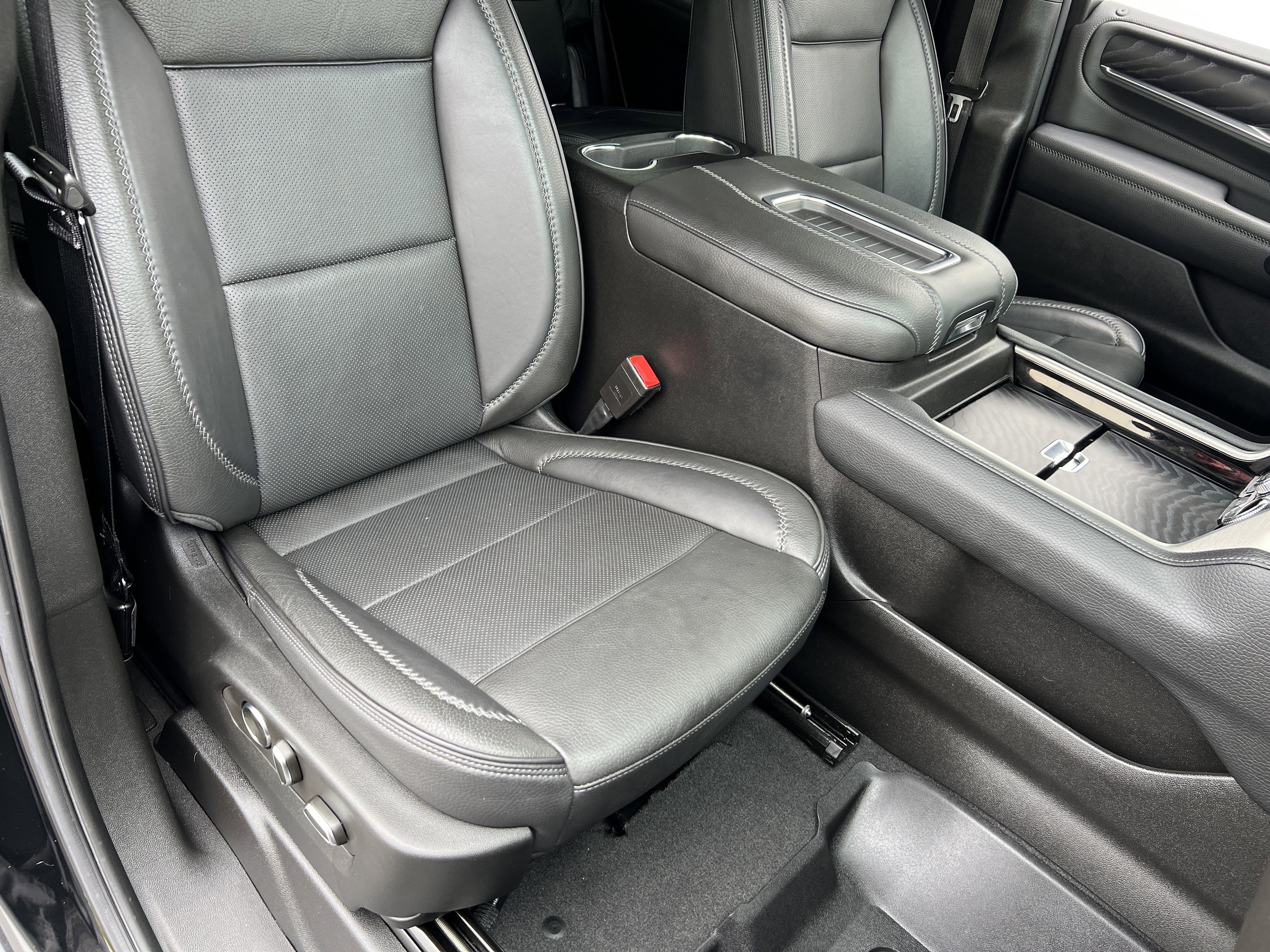 Used 2021 GMC Yukon Denali AWD/4WD image 28