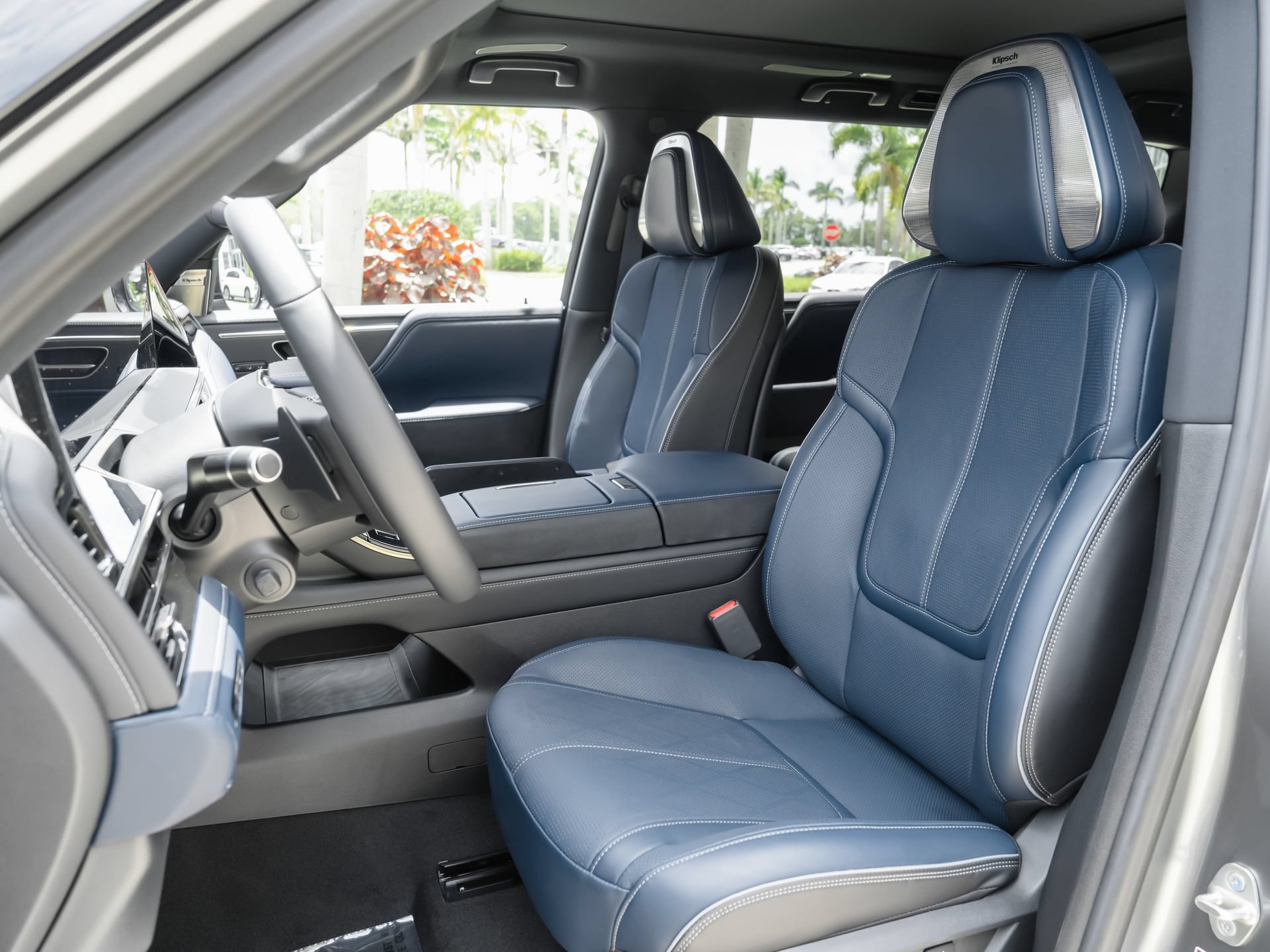 Certified 2026 INFINITI QX80 4WD image 8