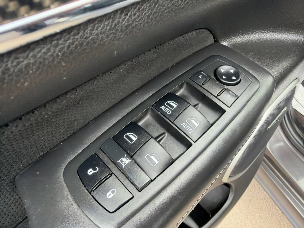 Used 2018 Jeep Grand Cherokee SRT AWD/4WD image 19