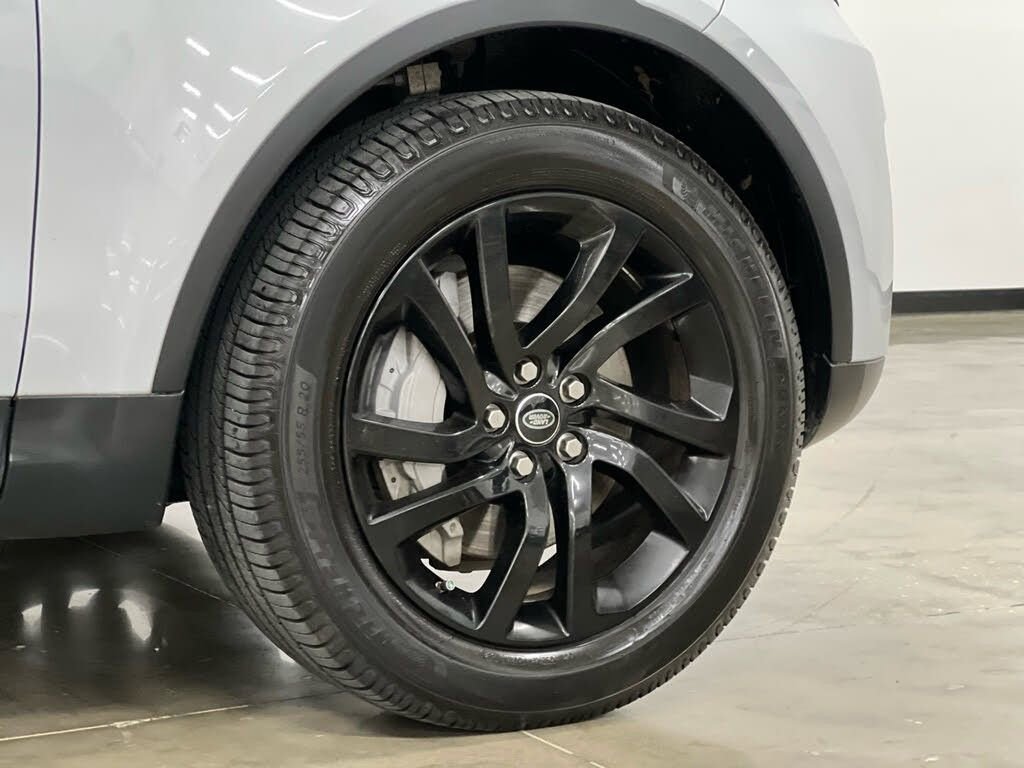 Used 2018 Land Rover Discovery HSE image 9