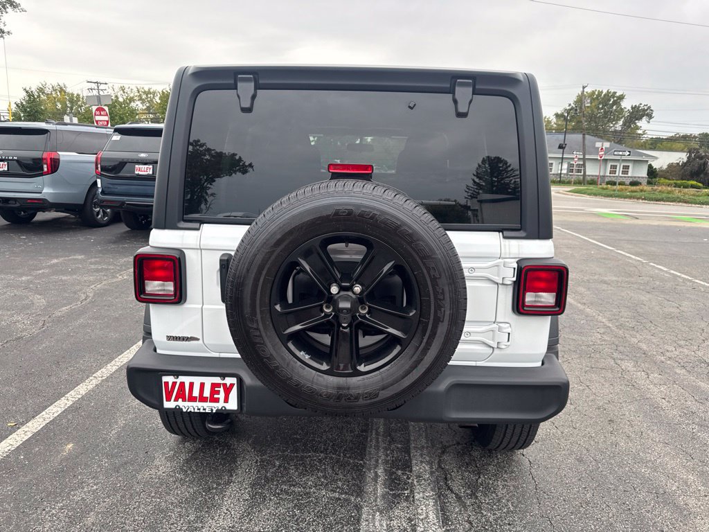 Used 2023 Jeep Wrangler Unlimited Sport AWD/4WD image 5