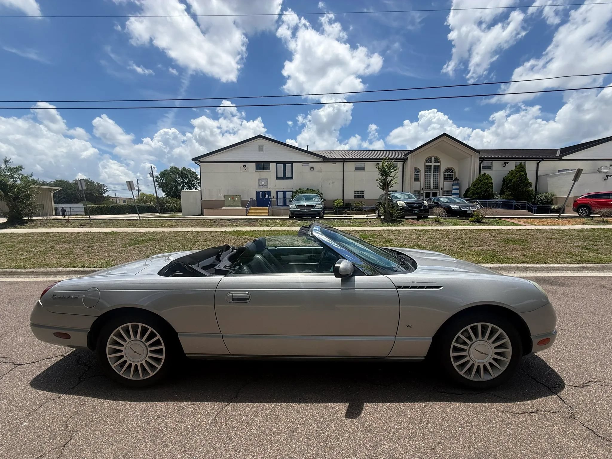 Used 2004 Ford Thunderbird RWD image 4