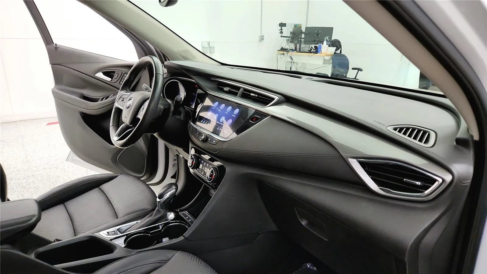 Used 2023 Buick Encore GX Essence w/ Experience Buick Package FWD image 38