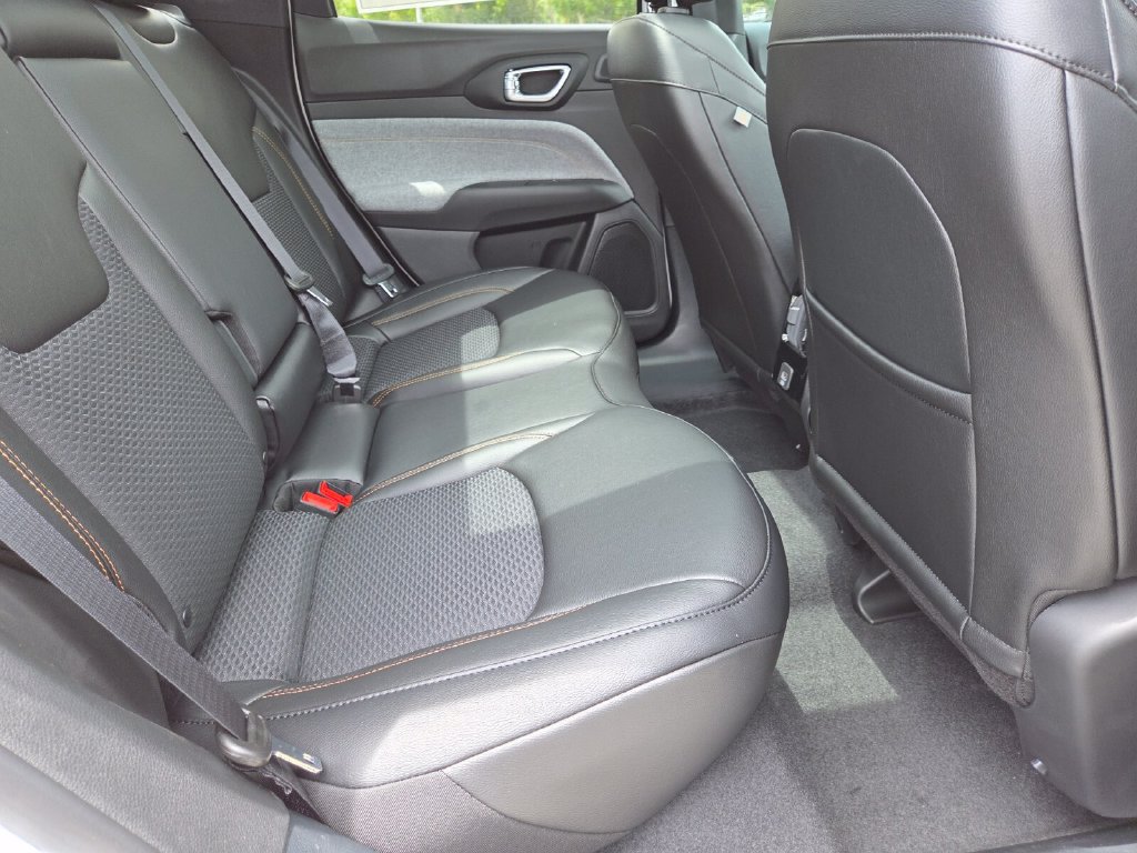 New 2026 Jeep Compass Latitude AWD/4WD image 18