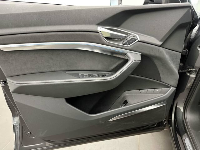 Used 2023 Audi e-tron Prestige w/ Prestige Package AWD/4WD image 20