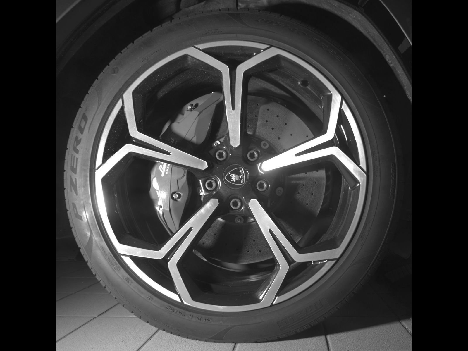 Used 2021 Lamborghini Urus AWD/4WD image 9