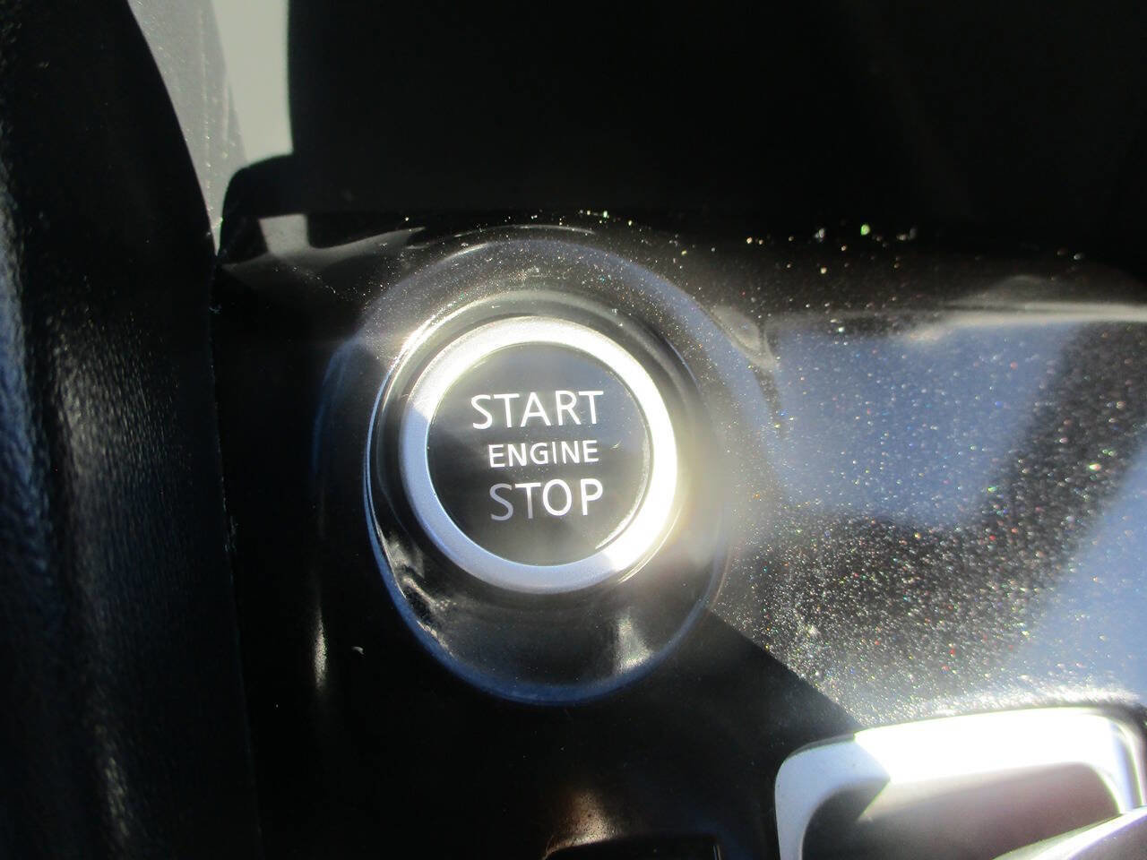 Used 2018 Nissan Kicks SV image 10