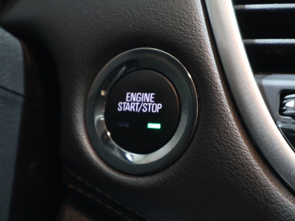 Used 2020 Chevrolet Trax LT w/ LT Convenience Package image 27