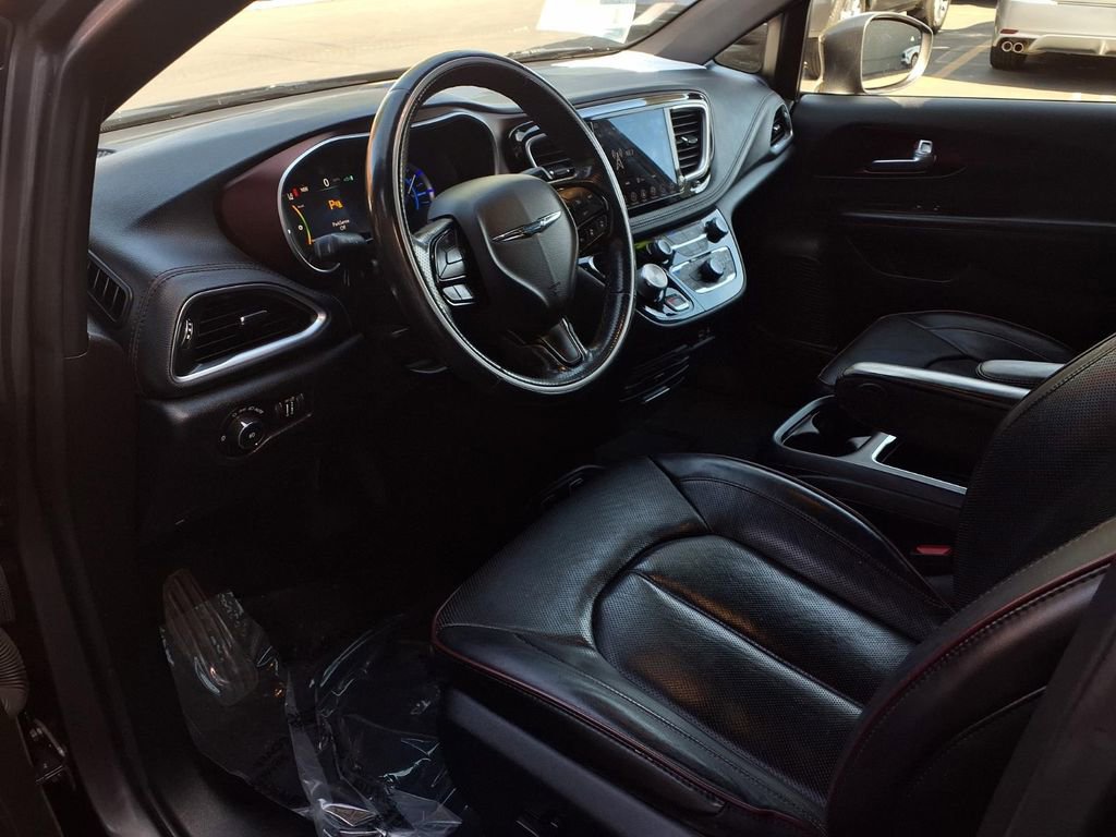 Used 2020 Chrysler Pacifica Limited image 14