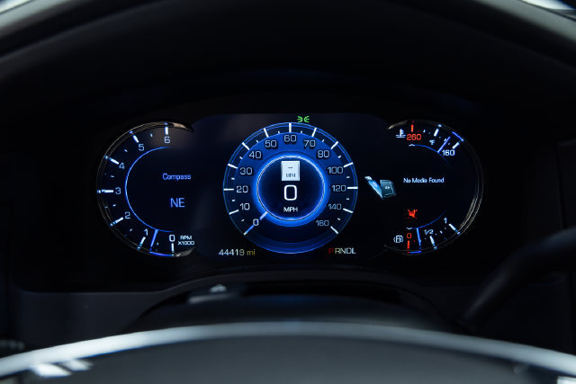 Used 2018 Cadillac Escalade Premium Luxury AWD/4WD image 2