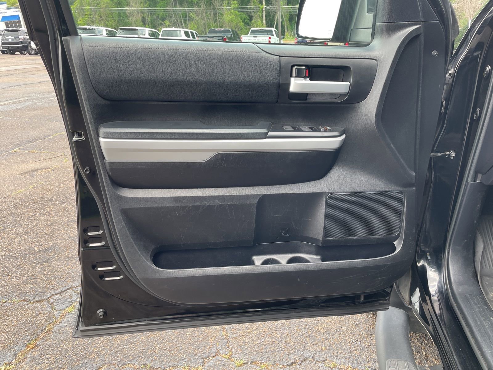 Used 2021 Toyota Tundra SR5 w/ SR5 Upgrade Package AWD/4WD image 12