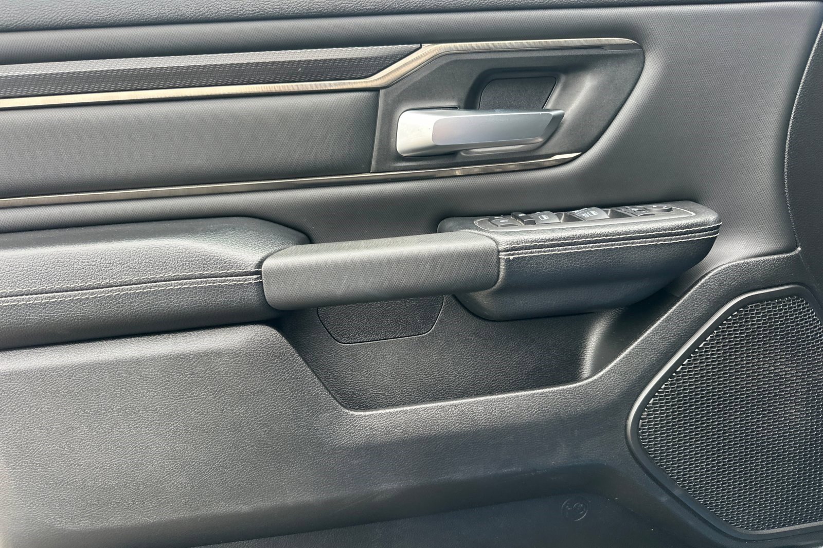 Used 2023 RAM 1500 Rebel w/ Night Edition image 12