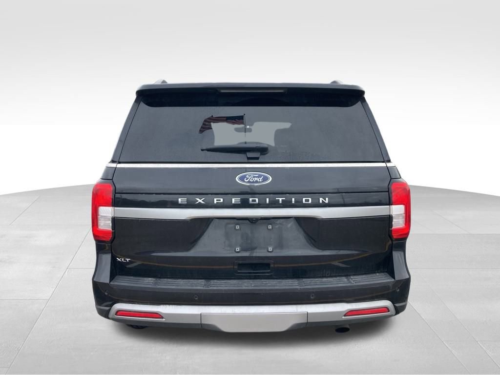 Used 2024 Ford Expedition XLT image 4
