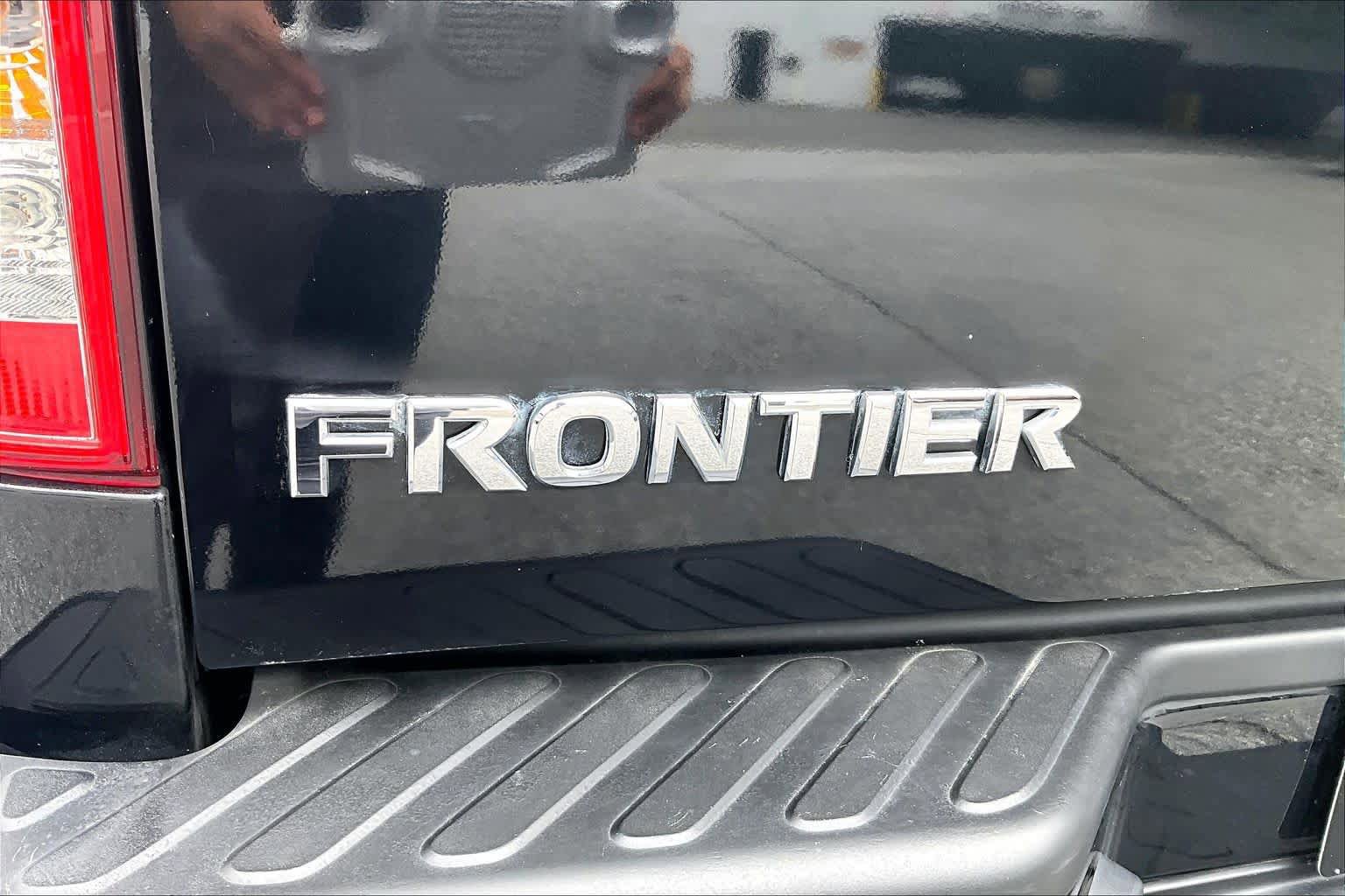 Used 2017 Nissan Frontier Desert Runner RWD image 31