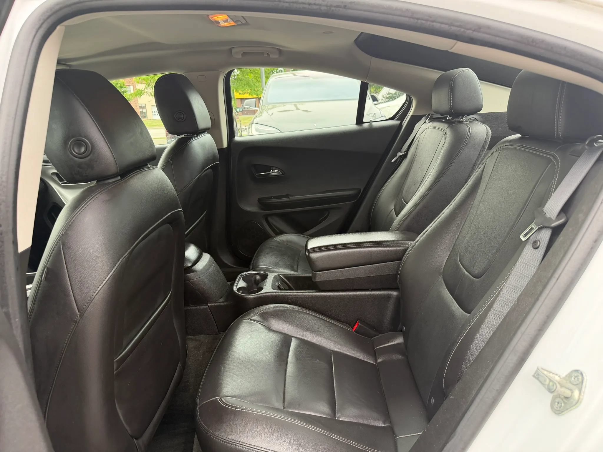 Used 2013 Chevrolet Volt Premium w/ Premium Trim Package FWD image 21