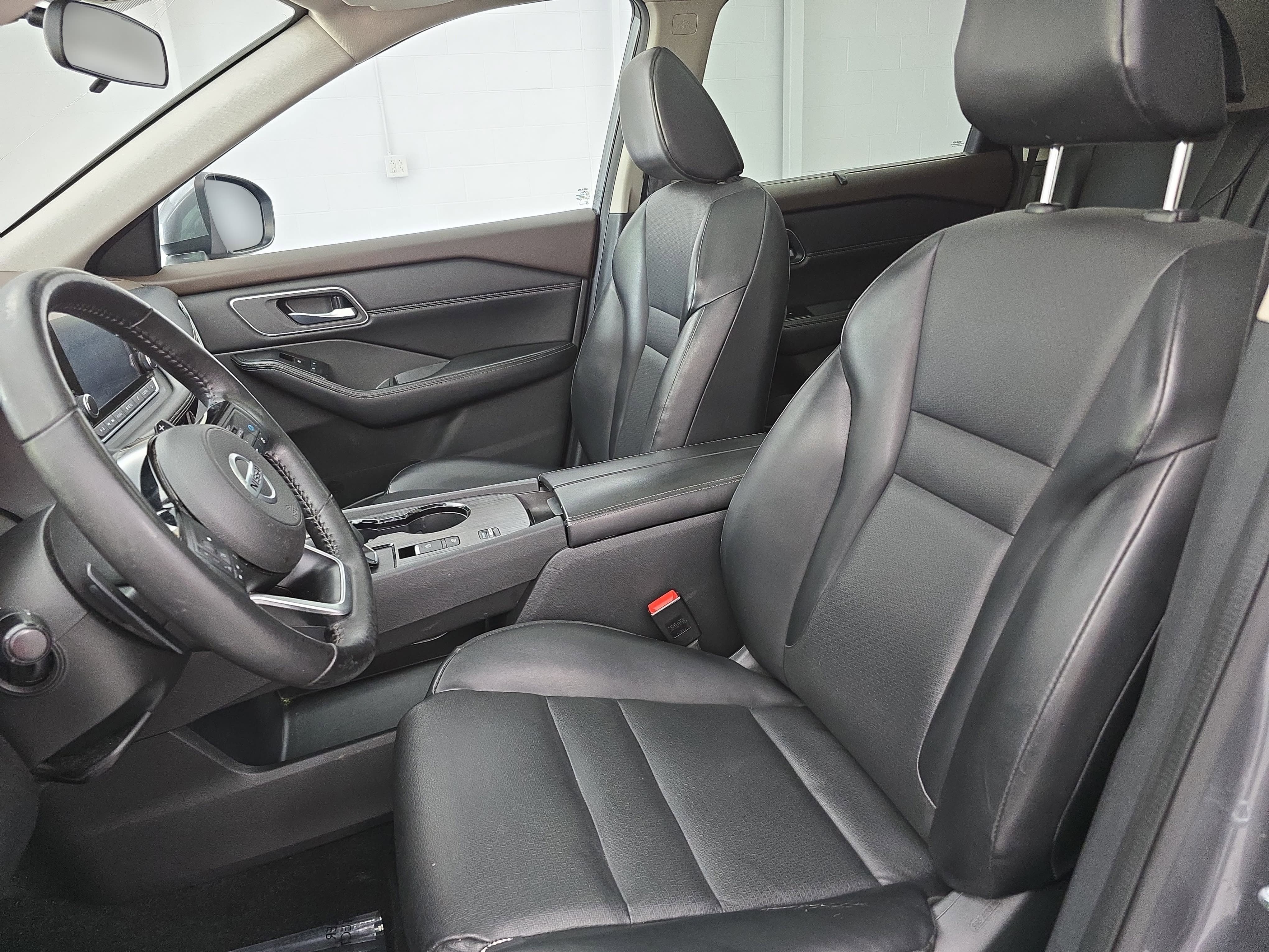 Used 2021 Nissan Rogue SV w/ Premium Package FWD image 15