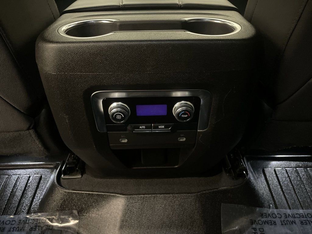 Used 2023 GMC Yukon SLE image 15