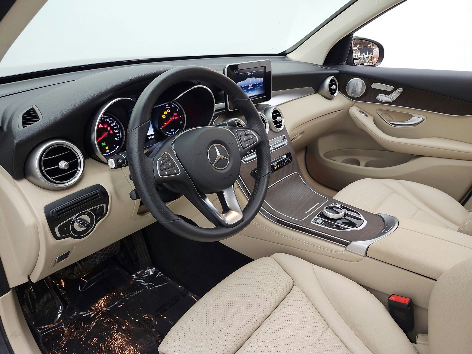 Used 2019 Mercedes-Benz GLC 350e 4MATIC image 12