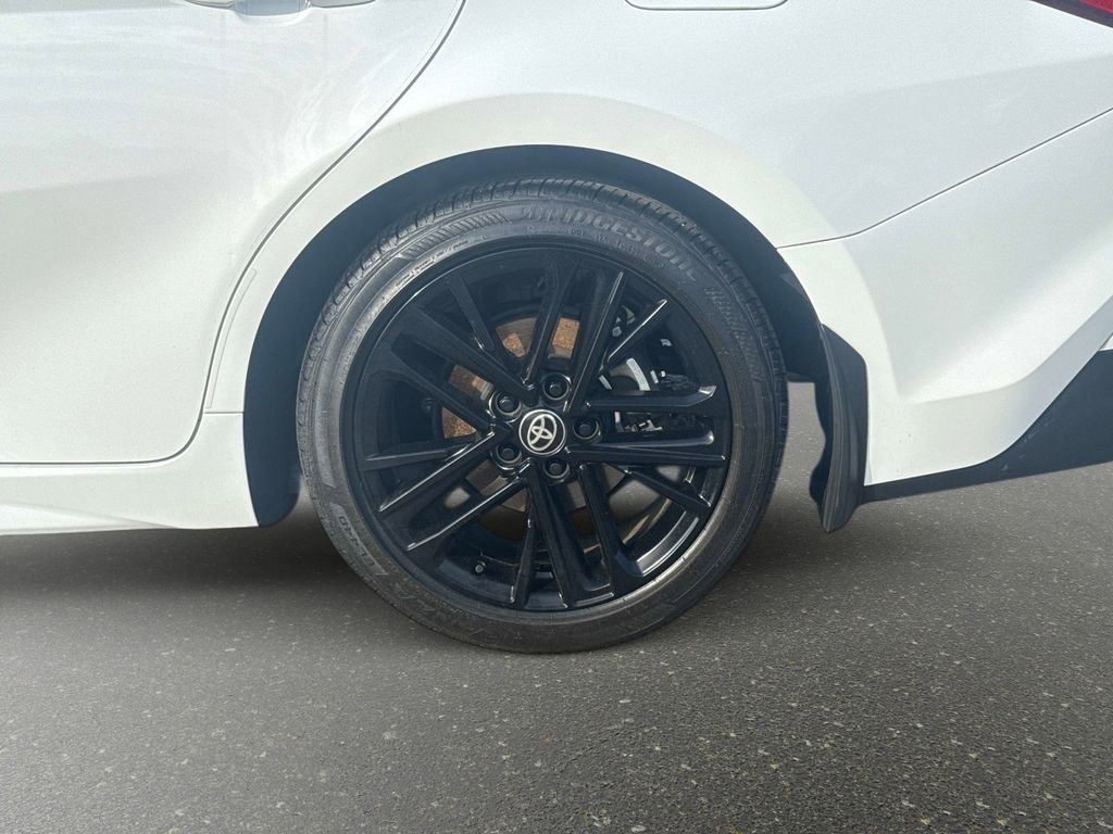 Used 2025 Toyota Camry SE FWD image 10