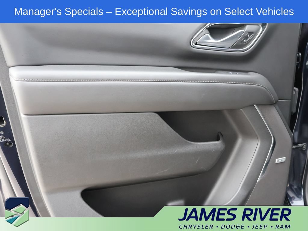 Used 2024 Chevrolet Suburban LT AWD/4WD image 18