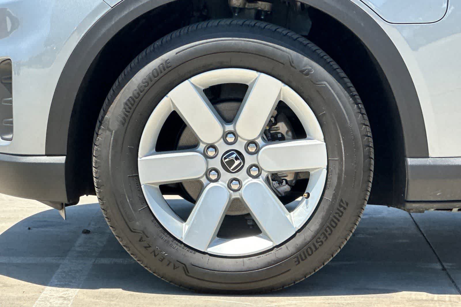 Used 2025 Honda Prologue EX image 12