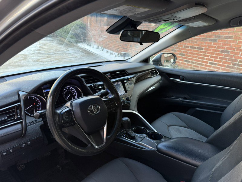 Used 2019 Toyota Camry LE image 15