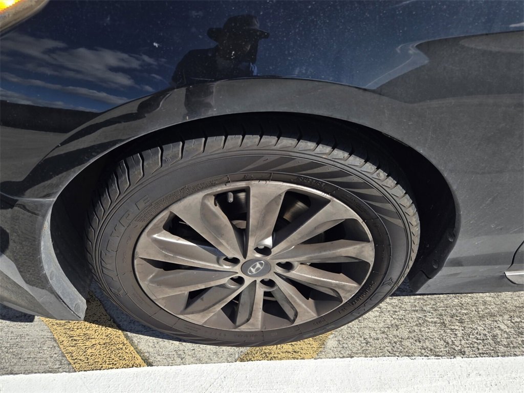 Used 2015 Hyundai Sonata Sport w/ Option Group 03 image 6