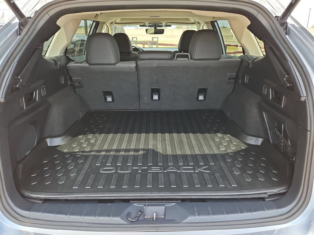 Used 2025 Subaru Outback Onyx Edition AWD/4WD image 29