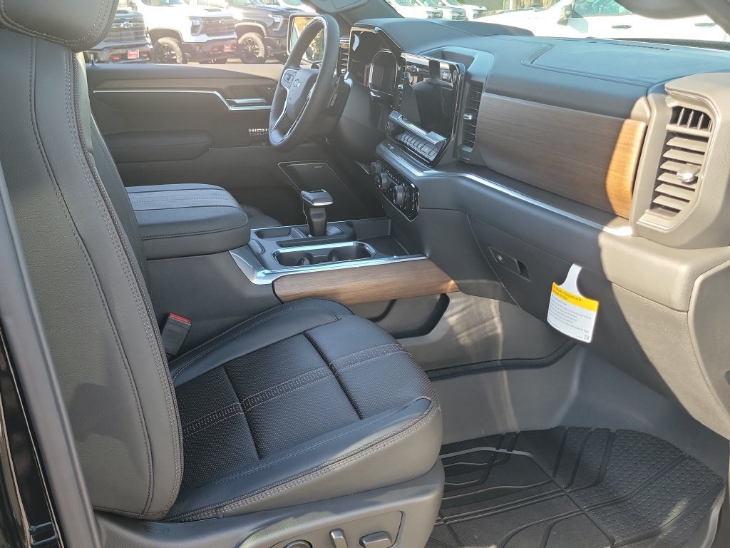 New 2026 Chevrolet Silverado 1500 High Country w/ Midnight Edition AWD/4WD image 15