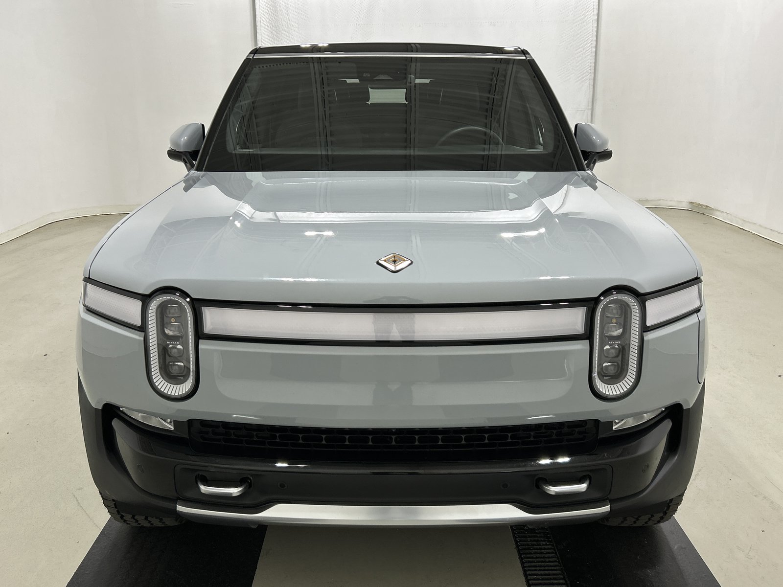 Used 2023 Rivian R1S Adventure AWD/4WD image 8