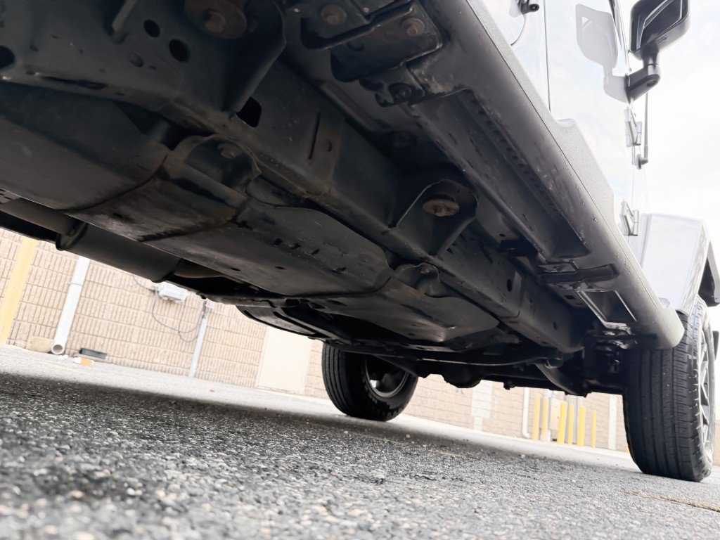 Used 2013 Jeep Wrangler Unlimited Sahara w/ Connectivity Group image 31