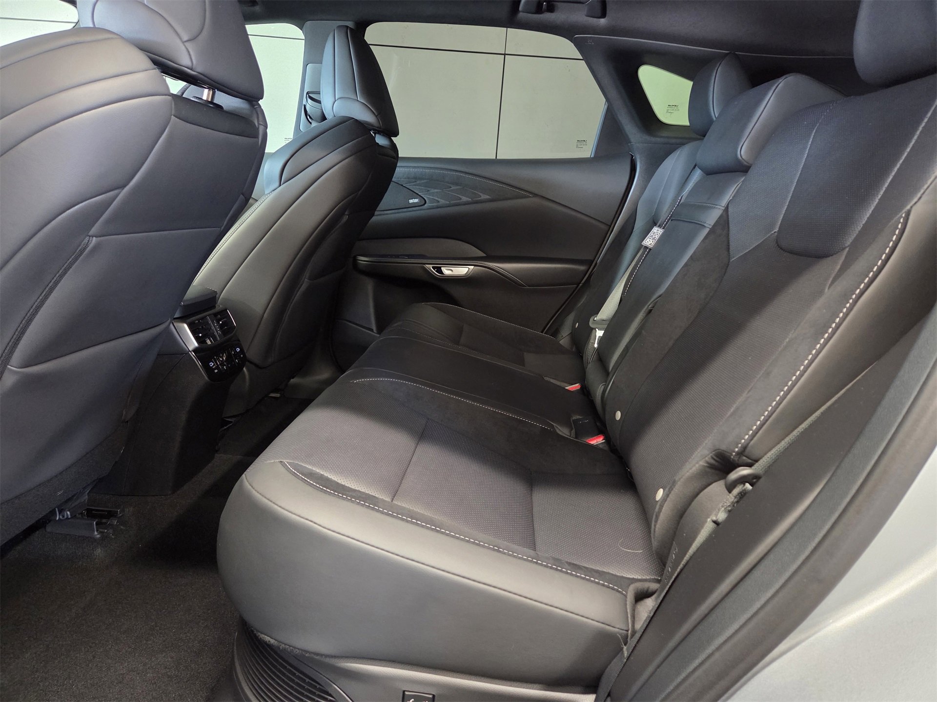 Used 2024 Lexus RX 500h F Sport w/ Convenience Package image 11