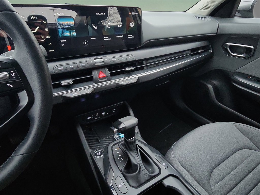 Used 2025 Kia K4 EX image 25