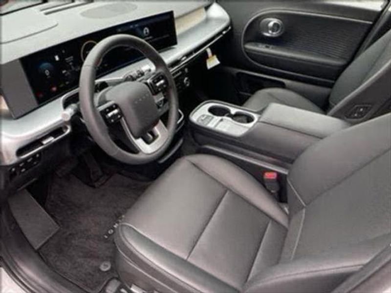 New 2026 Hyundai Ioniq 9 SEL image 11