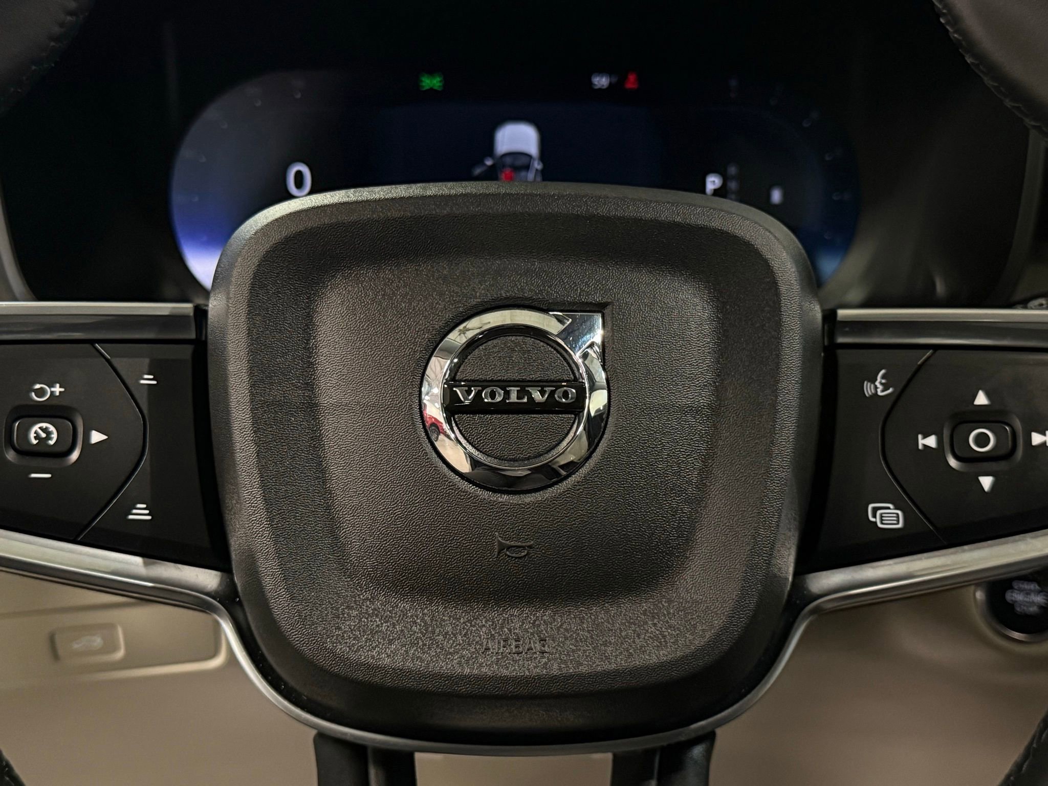 Used 2025 Volvo XC40 B5 Plus image 49