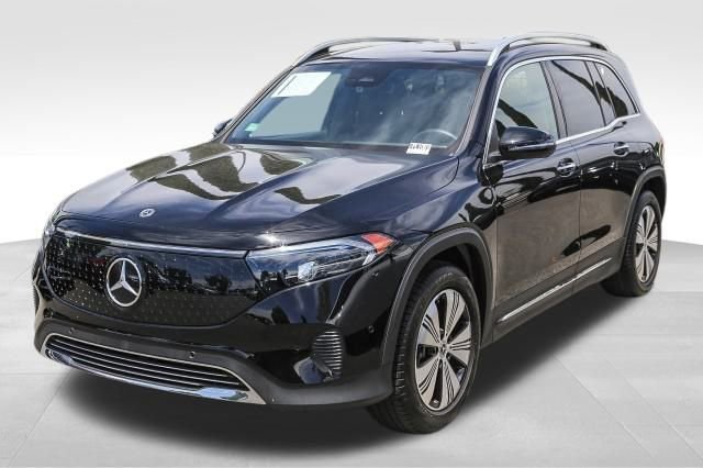 Used 2024 Mercedes-Benz EQB 300 4MATIC image 3
