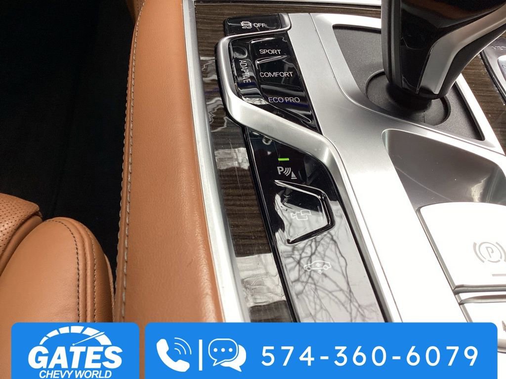 Used 2021 BMW 740i xDrive w/ Premium Package image 33