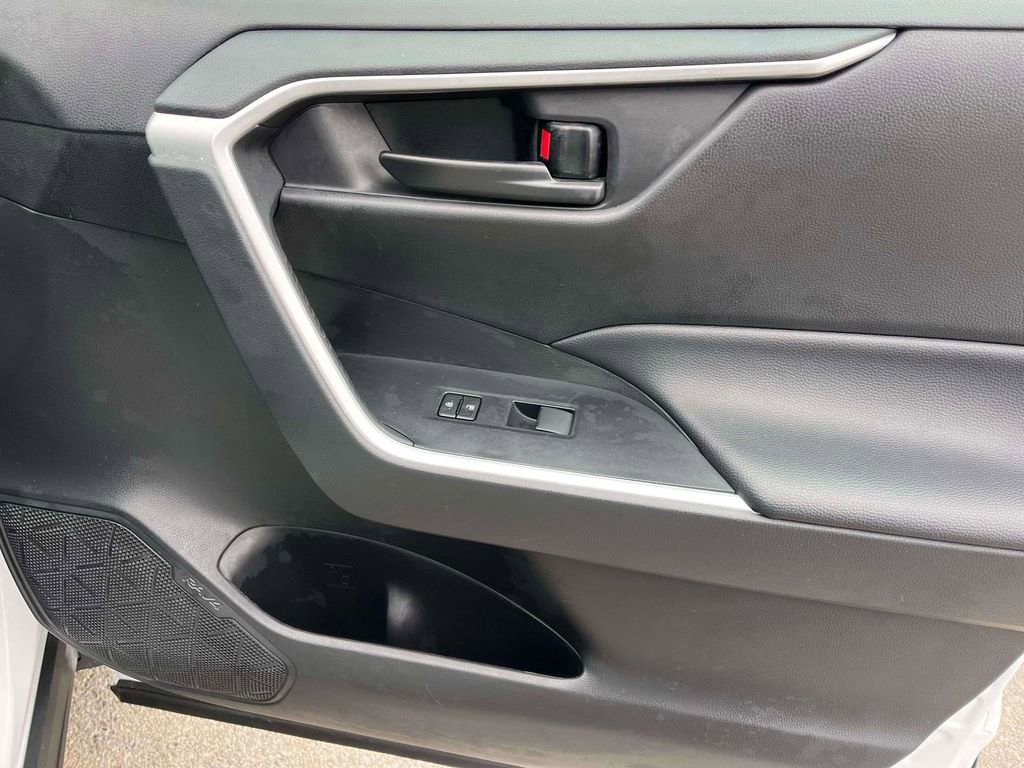 Used 2024 Toyota RAV4 LE image 10