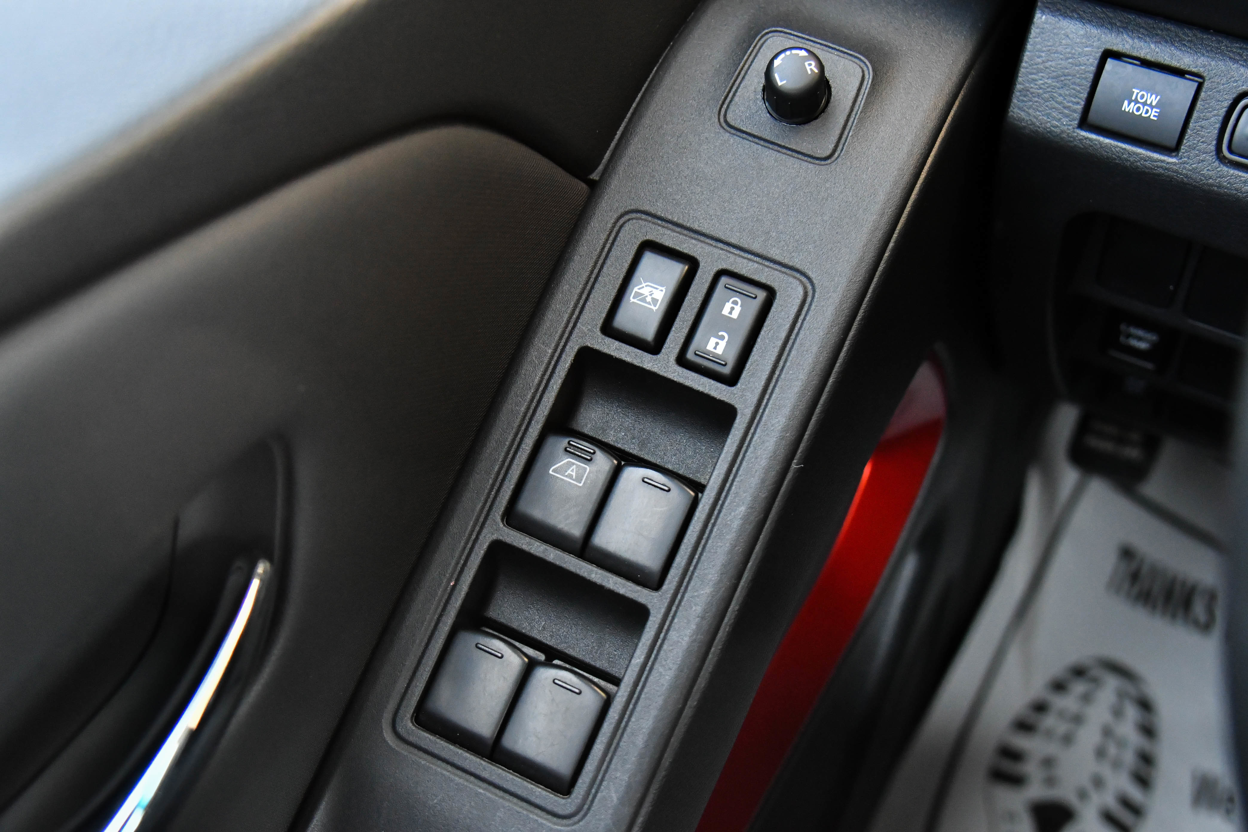 Used 2022 Nissan Frontier Pro-X RWD image 33