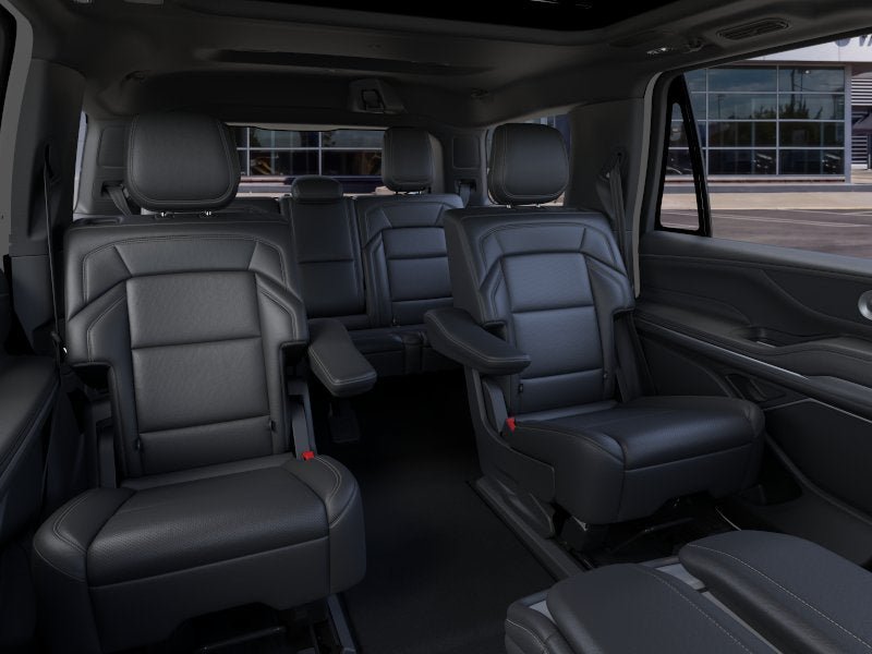 New 2026 Lincoln Navigator Reserve w/ Jet Appearance Package AWD/4WD image 11