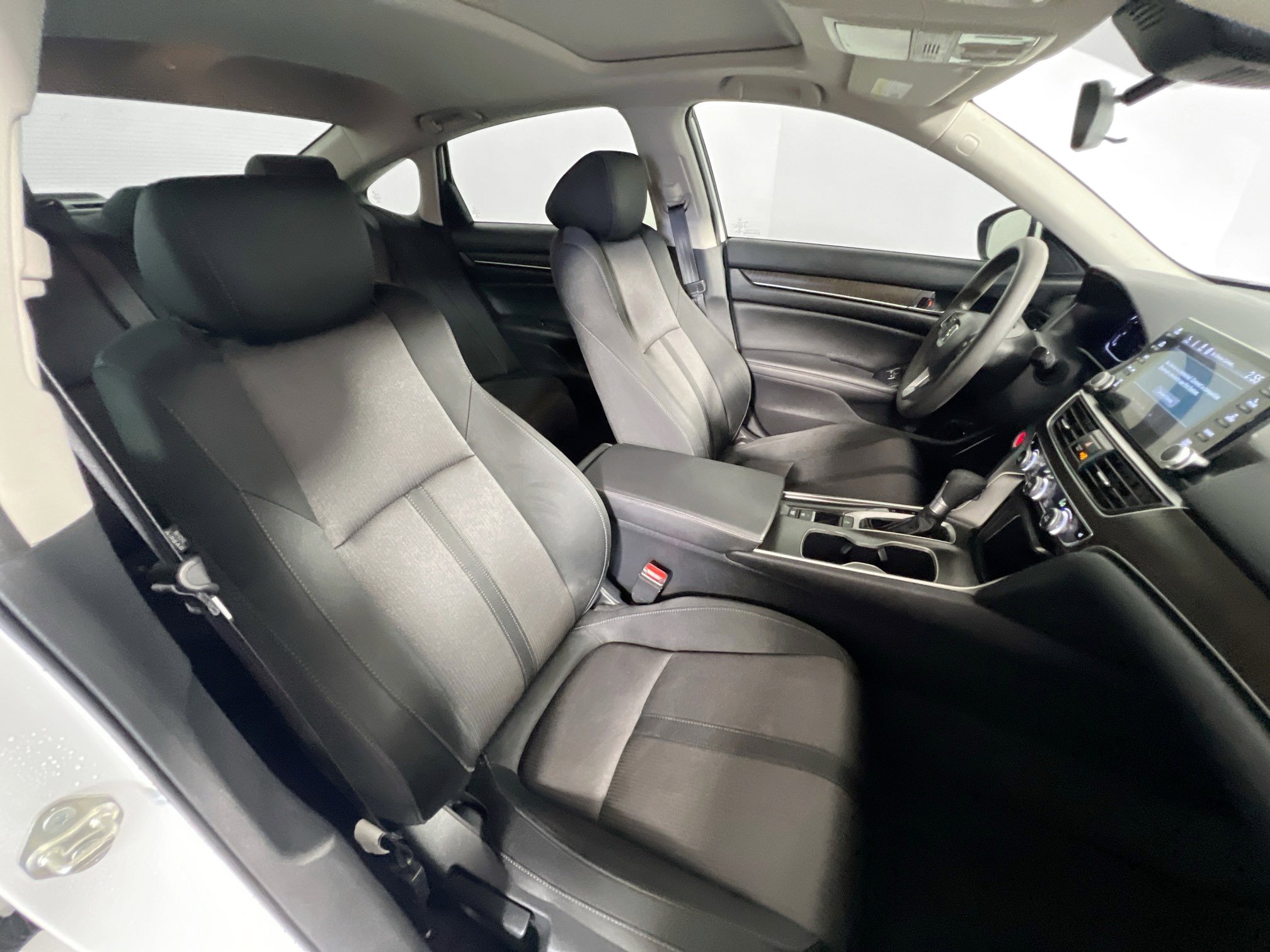 Used 2020 Honda Accord EX image 31