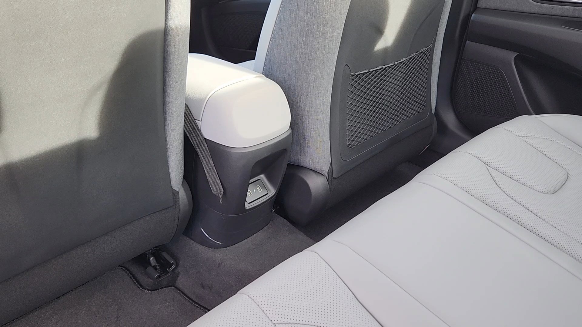 New 2026 Hyundai Elantra Limited image 18