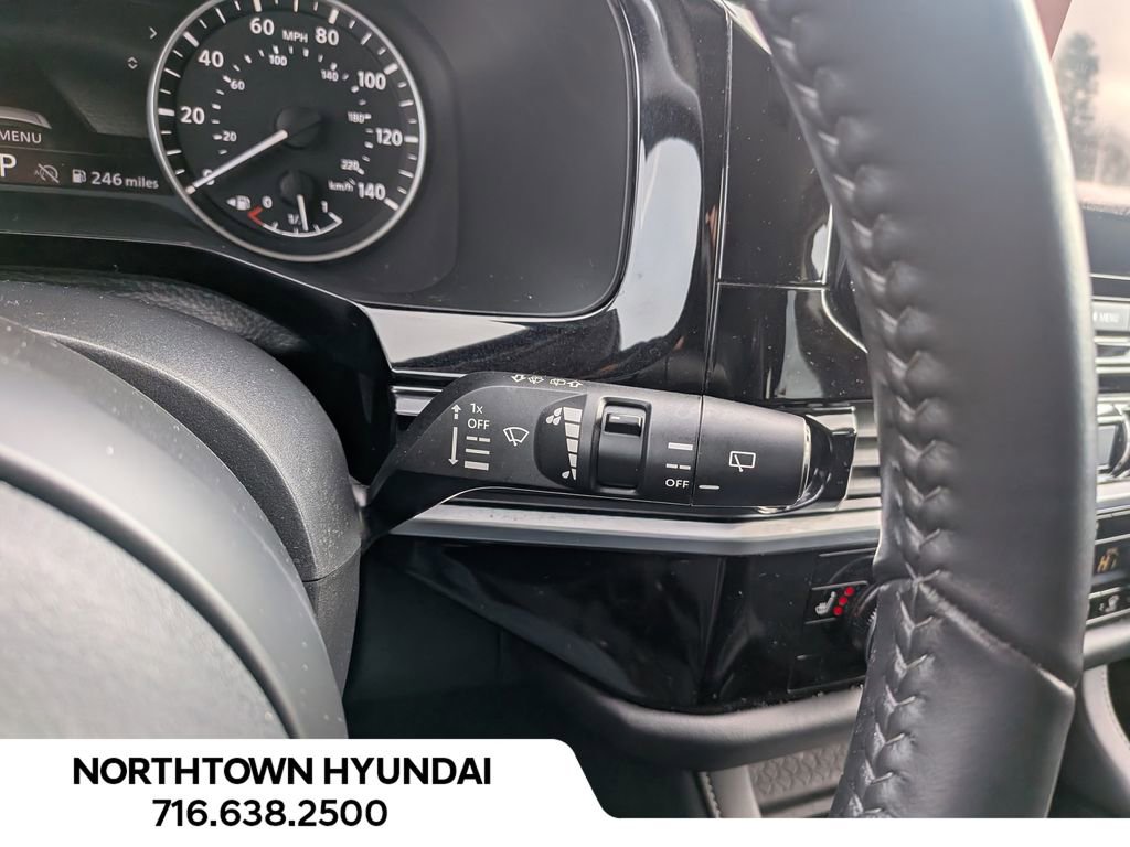 Used 2025 Nissan Pathfinder SV image 23