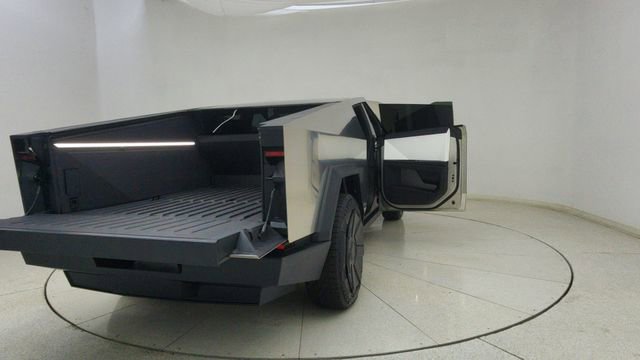 Used 2024 Tesla Cybertruck AWD Crew Cab image 70