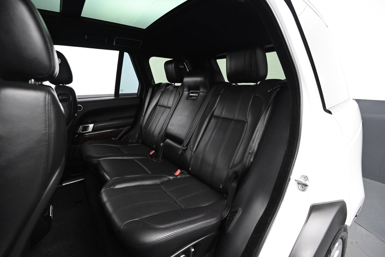 Used 2016 Land Rover Range Rover HSE image 39