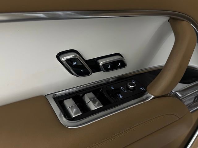Used 2023 Land Rover Range Rover SV image 30