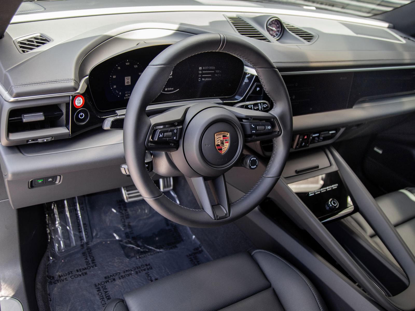 Used 2025 Porsche Macan 4S Electric AWD/4WD image 4